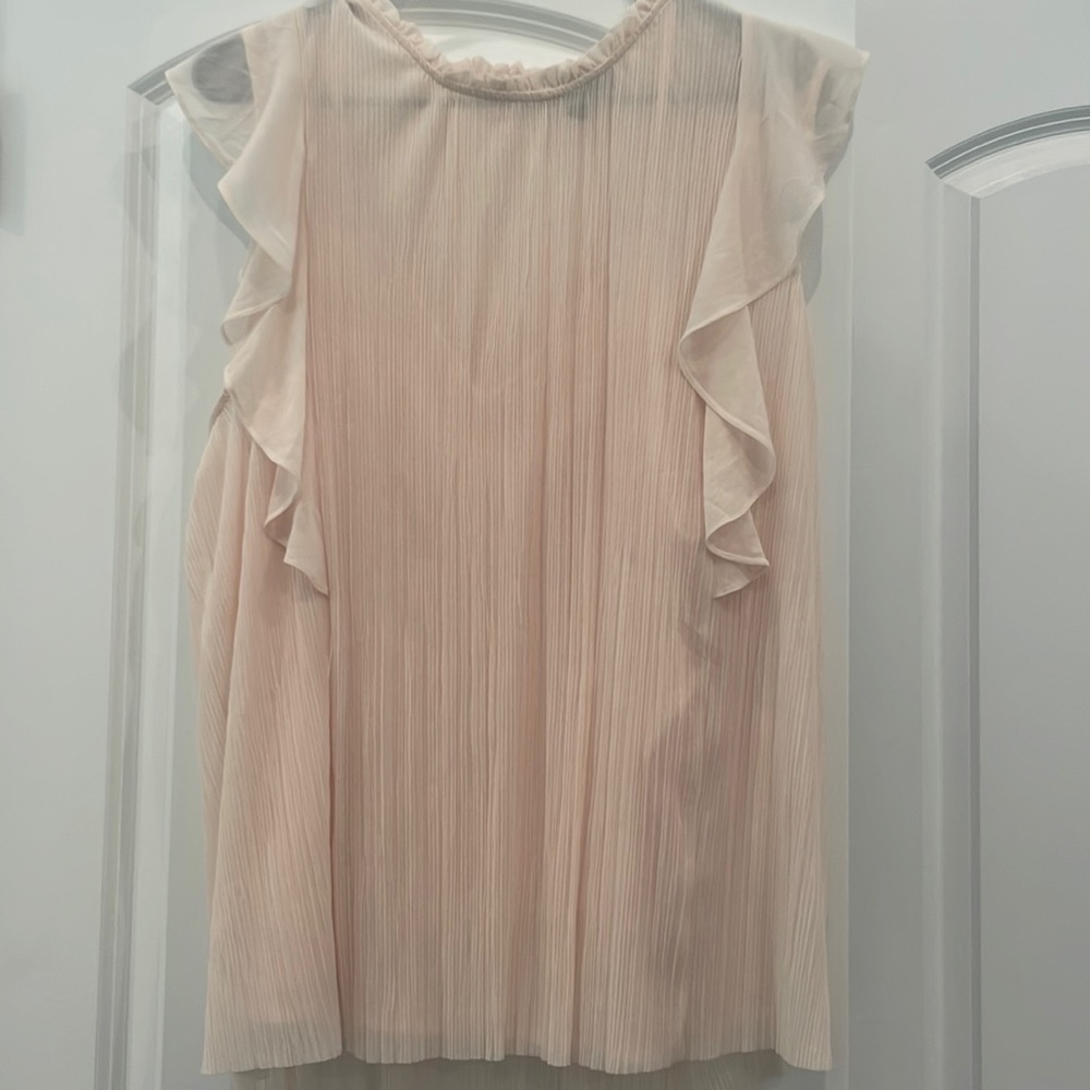 The Limited sleeveless blouse. Comes with matching shell. Cream. 2X